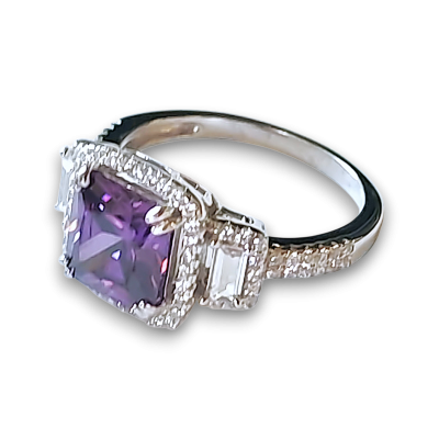 Anello Viola | Gioielli classici ed eleganti