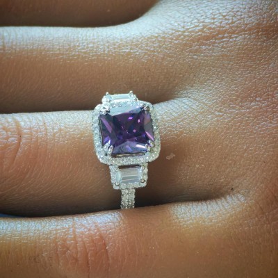 Anello Viola | Gioielli classici ed eleganti