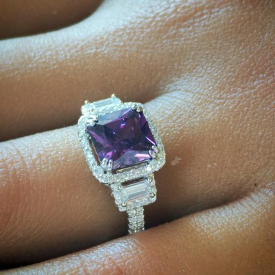 Anello Viola | Gioielli classici ed eleganti