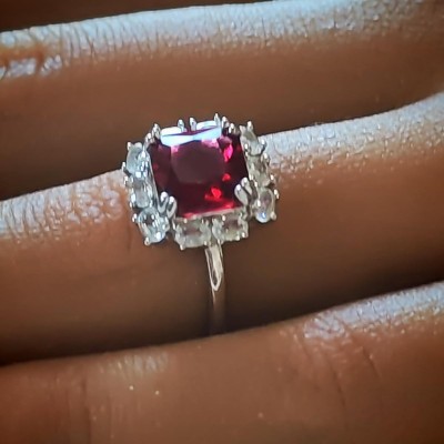 Anello Rosso | Gioielli classici ed eleganti
